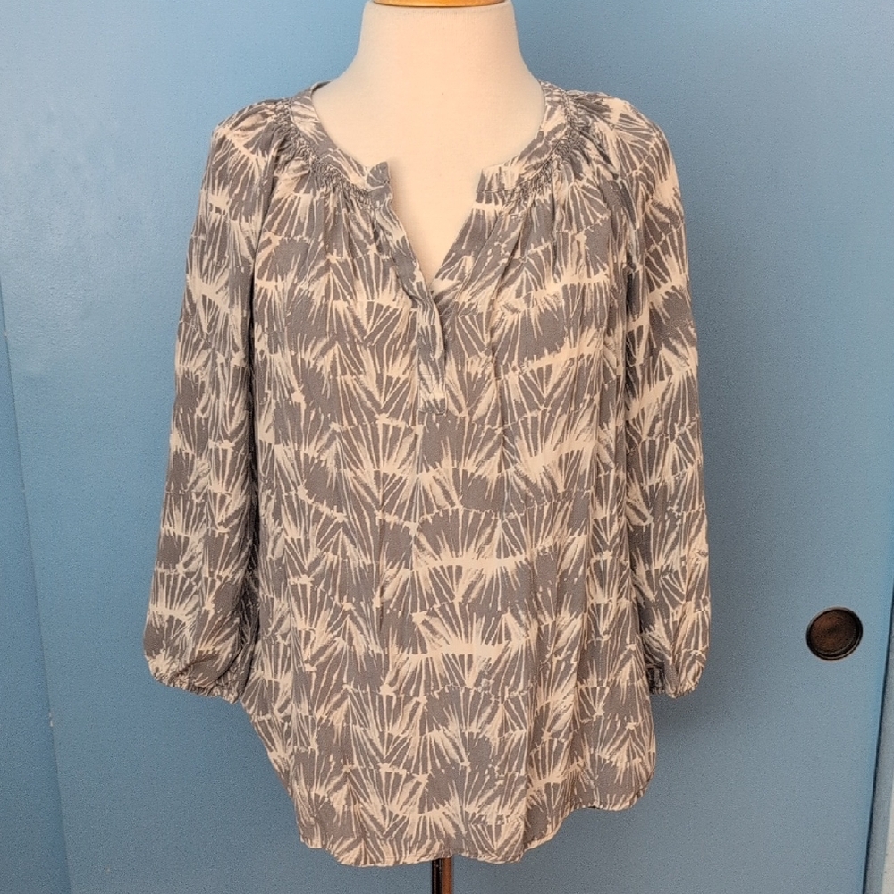 100% Silk Patterned Peasant Blouse - Gray/White